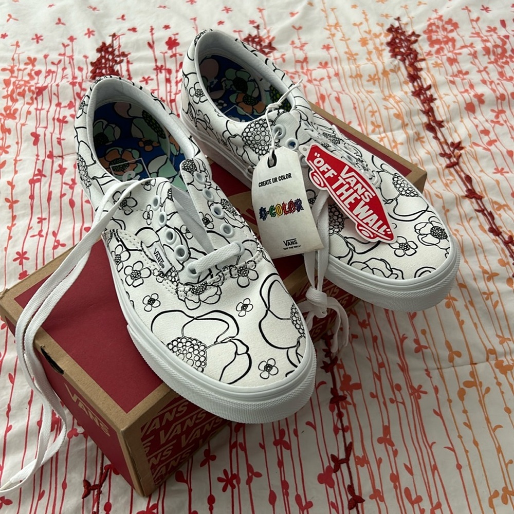 NEW Vans Era U-Color
Floral Women's Size 9.